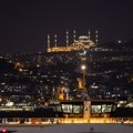 Misteriozna svetlost na nebu iznad Istanbula: Svi se pitaju šta je ovo?