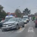 Automobil uništen sa prednje strane: Saobraćajna nesreća u Velikoj Plani: Na licu mesta Hitna pomoć (video)