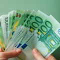 Neznatna promena: Zvanični srednji kurs danas je 117,2371 dinar za evro
