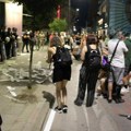 U Leskovcu protest sa bacanjem toalet papira uvis