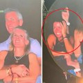 Evo ko je treća žena na snimku koja se smeje dok kamera prenosi prevaru uživo: Ona je dovedena na koncert s debelim razlogom
