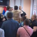Skupština Zaječara: Sednica uprkos odluci suda, kordon policije ispred zgrade, tenzije u sali