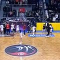 Ovakav skandal košarka ne pamti! Sevale pesnice na terenu, jedna osoba zadobila povredu glave