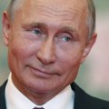 Putinova novogodišnja čestitka - evo kome se obratio