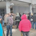 Protest u Valjevu: "Gde ste bili prethodnih dana dok su ljudi praznike provodili u mraku"