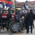Nastavljene blokade poljoprivrednika u Bogatiću i Mrčajevcima