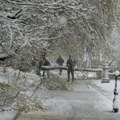 U Moskvi napadalo 12 centimetara snega, oboren rekord star 55 godina