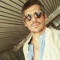 Smejao se i pio vino, a onda je pronađen mrtav na ulici. Poznati Srbin je napustio ovaj svet u 36. godini: Sin Svemir i ćerka…