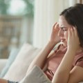 Neurolog upozorava na tri najčešća okidača migrene tokom leta
