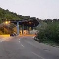 Dvoje državljana Srbije zadržano na Jarinju zbog sumnje da su falsifikovali platne kartice