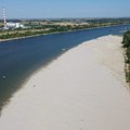 Šokantne scene iz Novog Sada, evo šta je ostalo od Dunava. Voda se skroz povlači, ovako nešto nikada nije viđeno (foto, video)…