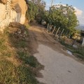 Čitaoci javljaju: U selu Gornja Kupinovica stanovnici nemaju vodu već 25 dana, ni ulično osvetljenja a asfalt vlast nikako da…