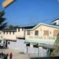 Na Haitiju 'banda upala u bolnicu i uzela stotine žena i djece za taoce'