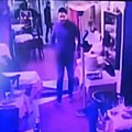 Jezivo! Osvanuo snimak pucnjave u Skadarliji Pijani gost ranio radnika obezbeđenja zbog muzike (video)