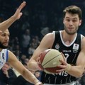 Nakić operisan