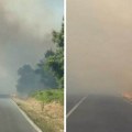 Ogroman požar kod Beograda: Blokiran deo puta, saobraćaj jedva funkcioniše (Video)