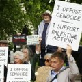Hapšenje u Londonu na skupu podrške zabranjenoj pro-palestinskoj grupi koja je oštetila vojne avione