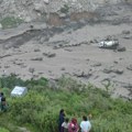 Selo uništeno nakon obilnih poplava, 18 nestalih! Bujica odnela most, kiše ga potopile
