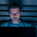 Zavisnost od pornografije: - novi razarač braka Sačeka da žena ode na spavanje, pa vrhunac doživljava uz film, umesto sa njom…