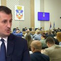 I gradska opozicija beskrupulozno skuplja poene na tragediji u Novom Sadu! Ne učestvuju na sednici, pojavili se apotekari…