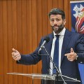 Gođevac (SSP): Šapić planira da privatniku na 10 godina prepusti novogodišnju dekoraciju Beograda