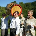 U toku prijave za izbor najbolje rakije od divlje kruške na Miholjskim susretima sela u Kosatici