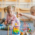 A kod kuće kašalj i kijanje! Kad dete krene u vrtić, virusi idu sa njim. Ovih nekoliko navika može da pomogne da vaš mališan…