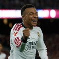 Fudbaleri Real Madrida pobedili Barselonu u velikom derbiju