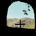Udar na srpske svetinje na KiM: Bogorodica Hvostanska ograđena, na albanskom jeziku piše - bazilika