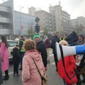 Novi protest sutra kod Železničke stanice: "Farbaćemo Bulevar oslobođenja u crveno"