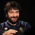 "Pre bih išao kroz vatru nego da snimim ljubavne scene": Glumac otkrio šta se sve dešava na snimanjima: "Život mi je visio o…