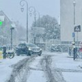 Kolona hiljadu kilometara oko Pariza: Snežna vejavica okovala sever Francuske