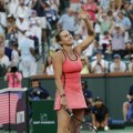 Sabalenka pronašla rešenje za Ribakinu i slavila u "pustinji"