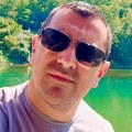Srpski pevač kupuje odeću u prodavnici za odrasle na scenu izlazi u izazovnim kombinacijama: "Ne stidim se"