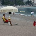 Fotografija džinovske zmije u Crnoj Gori digla region na noge! Preko dva metra duga jedinka zaprepastila prolaznike: "Koja god…