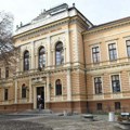 Roditelji organizuju izložbu „OSVETLI+TI“ ispred zaključane Jovine gimnazije
