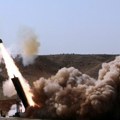 „Jači smo neko ikada”: Iran ispalio više balističkih raketa na američki nosač aviona i razarač