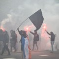 Haos u Hagu: Protest desnice prerastao u nasilje, policija morala da interveniše