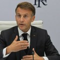 Makron: Zemlje grupe G7 izbaciće na tržište 100 miliona barela dizela i sirove nafte iz rezervi