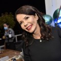 (Foto) slavlje u domu Jelene Bačić Alimpić: Ćerka poznate spisateljice učinila mamu ponosnom - ne skidaju osmeh sa lica