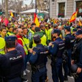 Španski poljoprivrednici traktorima krenuli na protest u Madridu