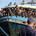 U blizini Krita spasena 42 migranta, troje nestalo nakon poziva u pomoć sa broda