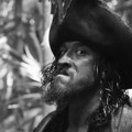 Poznati surfer koji je glumio u Piratima sa Kariba preminuo od ugriza ajkule na Havajima