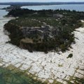 Biciklista poginuo nakon pada sa litice u Italiji: Spasioci pronašli telo turiste u jezeru Garda