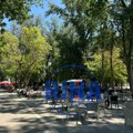 Uleteo sa pištoljem i počeo da preti: Drama u kafiću na gradskoj plaži u Čačku, preplašeni gosti se razbežali (FOTO)