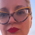 Maja Nikolić u tigrastoj haljini, grudi umalo ispale: Pevačica u ovom izdanju prošetala Hrvatskom, svi se okreću za njom