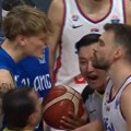 Frka pred kraj meča Srbija - Finska: Došlo do gurkanja, Gudurića udario 18-godišnji pokvareni Finac!