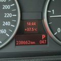 Postoji logično objašnjenje - zašto automobil leti pokazuje veću temperaturu