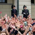 Ludilo u Oslu - norveški Vikinzi budili kralja i kraljicu FOTO