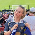 Supruga Srbina, fudbalera koji brani boje Amerike, navijala za BiH, došla na stadion ogrnuta zastavom